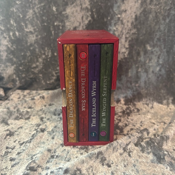 DRAGONOLOGY POCKET ADVENTURES by Dr. Ernest Drake - Picture 5 of 6